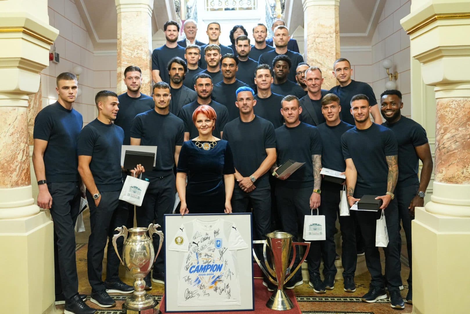 Universitatea Craiova a făcut istorie! Jucătorii și antrenorii au devenit cetățeni de onoare după cucerirea Superligii și Cupei României