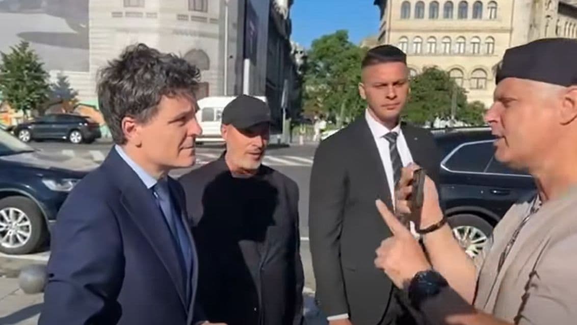 Prima apariție a lui Nicușor Dan după ce l-a desemnat premier pe Adrian Veștea. „Foarte mulți români mi-au zis să vă atrag atenția că ne-ați trădat” (VIDEO)