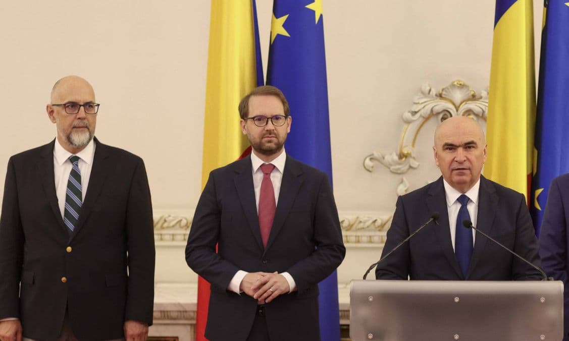 Un brașovean a dat în judecată PNL, USR și UDMR și cere dizolvarea celor trei partide. Motivul invocat