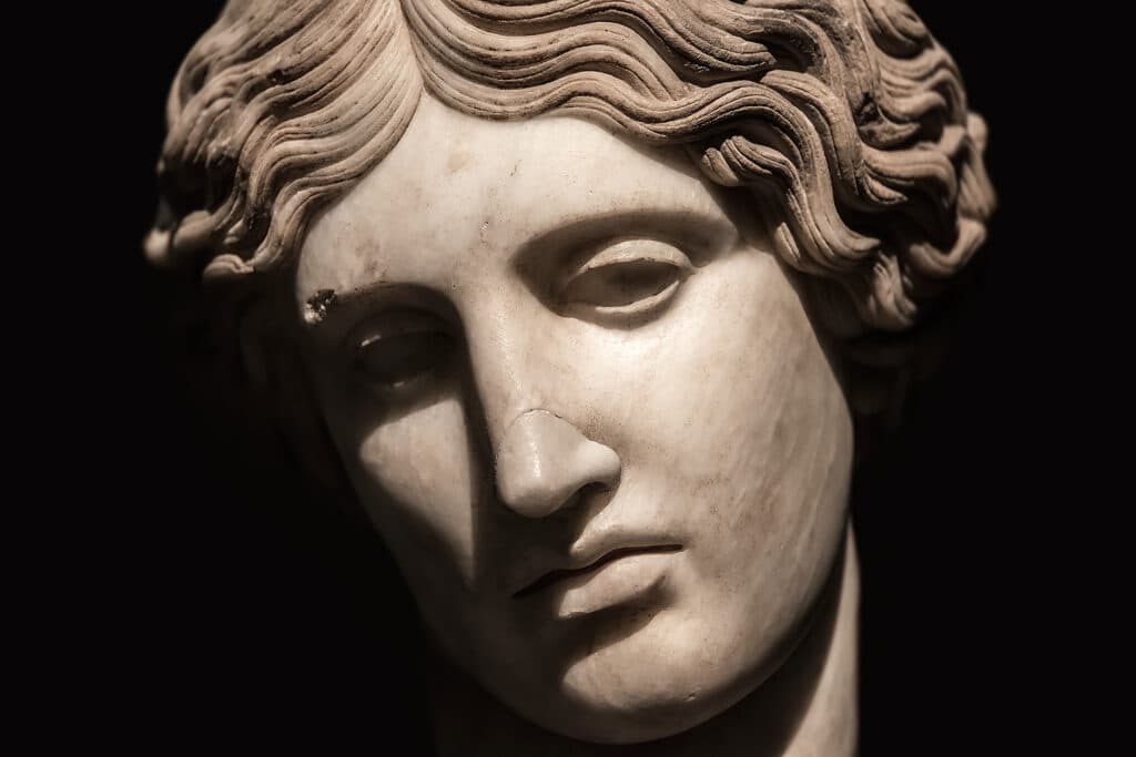 O sculptură rară, scoasă la lumină în Bulgaria, aduce la viață un mit antic
