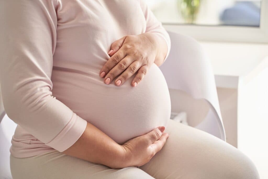 Tot mai multe femei singure aleg să aibă copii prin fertilizarea in vitro