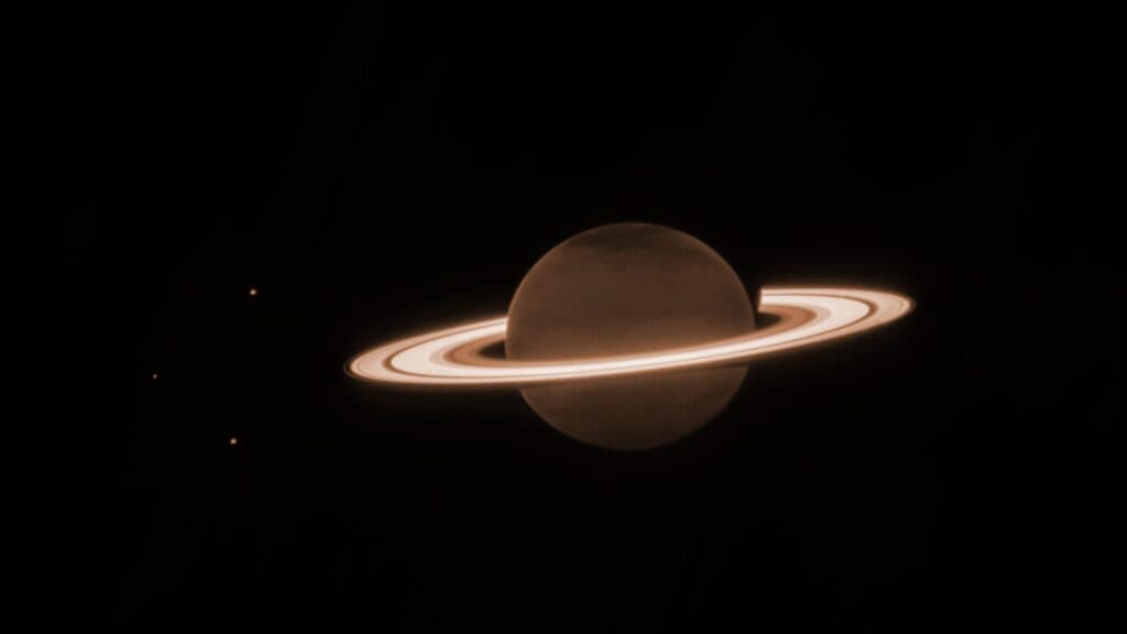 Un nou studiu ne duce mai aproape de aflarea originii inelelor lui Saturn