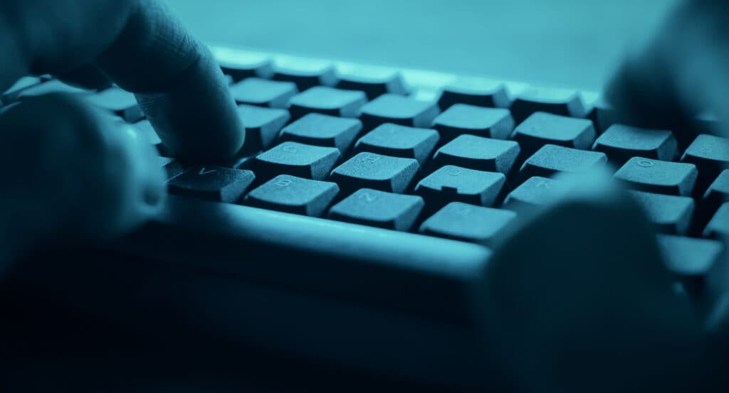 Ce se întâmplă atunci când companiile negociază cu hackerii. Cazul atacului cibernetic care a afectat milioane de studenți