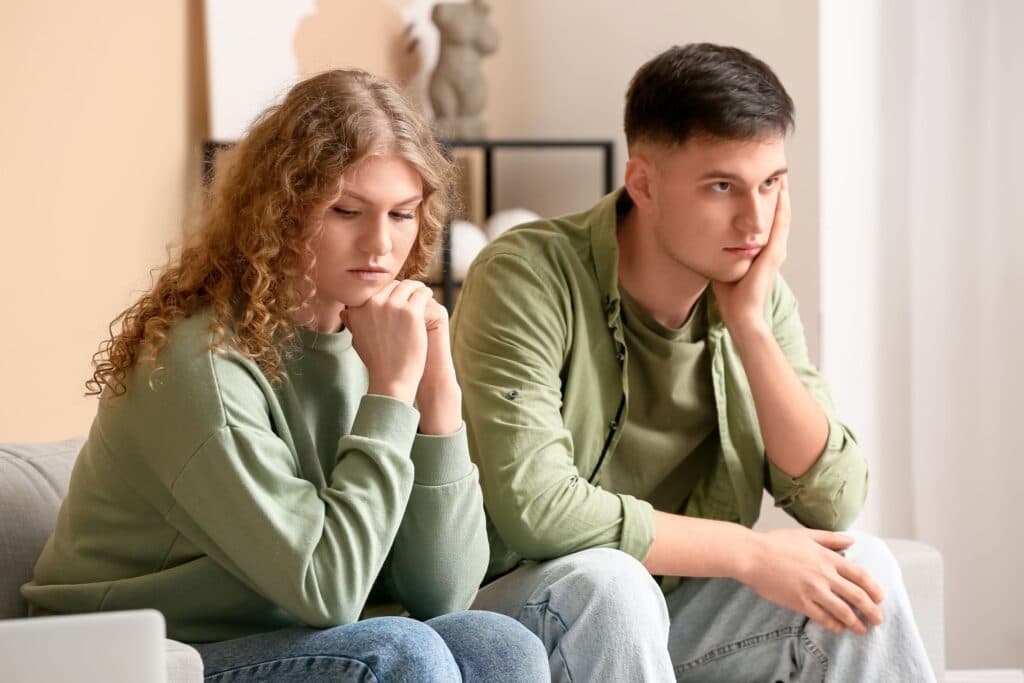 Divorțul tăcut: de ce se destramă relațiile înainte ca partenerii să se despartă oficial