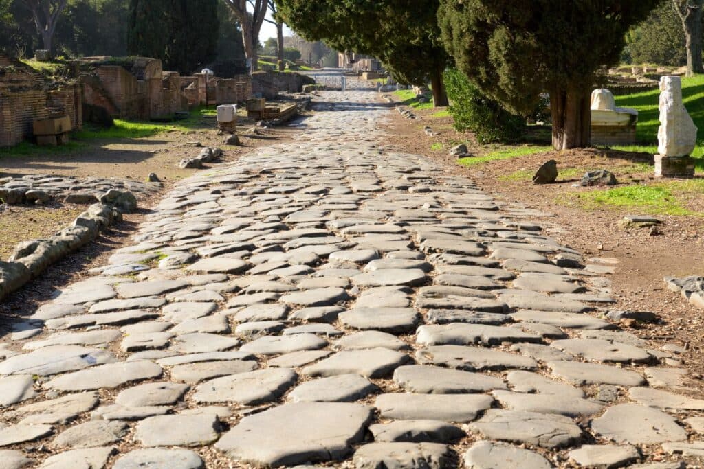 Cum au construit romanii drumuri atât de drepte?