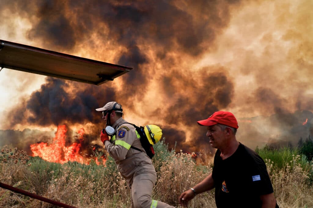 Prima țară care folosește sateliți de pe orbita Pământului pentru a stinge incendiile de vegetație