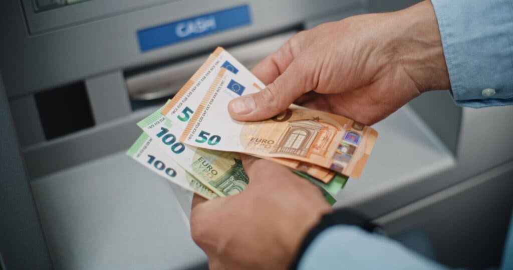 Ce se întâmplă cu salariile la nivel global?