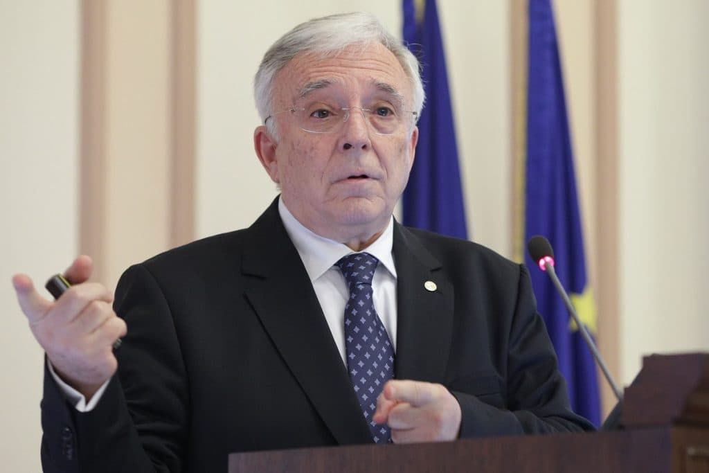 Mugur Isărescu: Corecția fiscală probabil a fost cam aspră, trebuie să ne uităm la componenta socială. Dar a mers bine, agențiile de rating nu ne-au retrogradat, în ciuda crizei politice