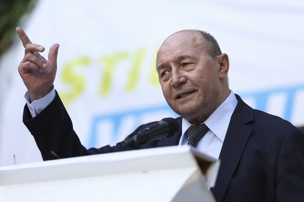 Băsescu cere raționalizarea carburanților pentru a evita o criză: problema nu este prețul, ci stocurile
