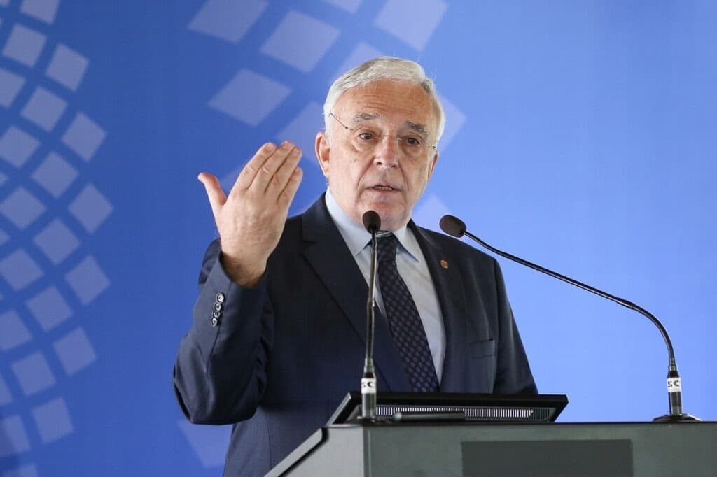 Guvernatorul Mugur Isărescu subliniază: Ne trebuie Guvern, cât mai repede! Lucrurile sunt controlabile, dar nu putem să ne descurcăm singuri
