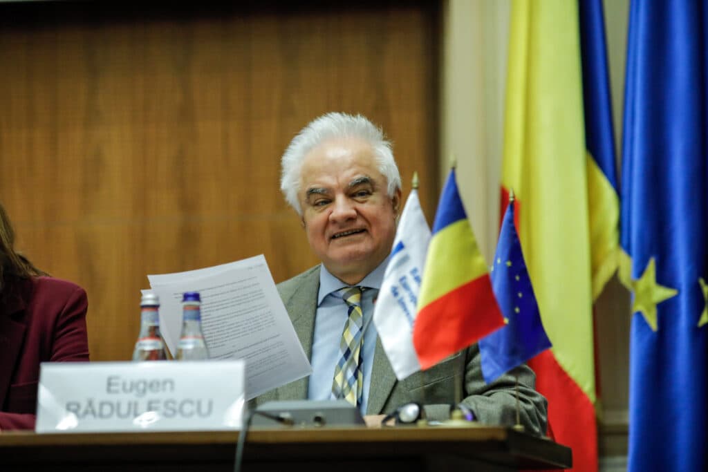 Eugen Rădulescu, consilier BNR: România trebuie să „strângă cureaua” pentru a evita o criză de tipul celei din Grecia, care a dus la 20 de ani de stagnare