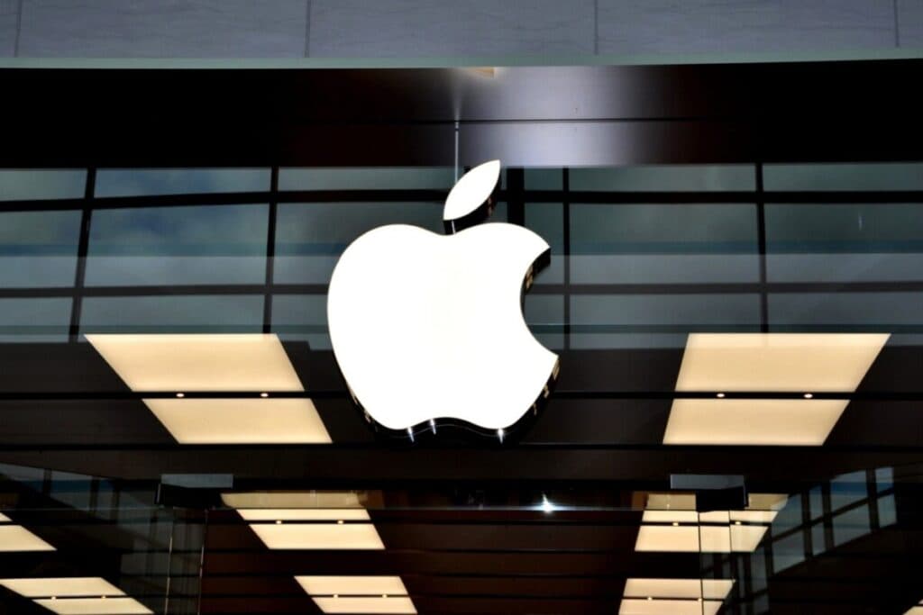 Apple crește prețurile la MacBook și iPad cu 20% / Motivul ar fi lipsa cipurilor de memorie