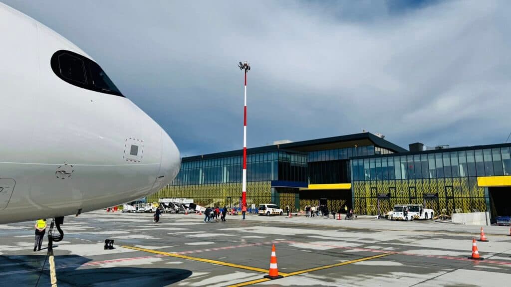 Parcare separată pentru angajaţii Aeroportului Brașov / Noua structură a fost cerută „imperativ” de angajaţi şi de instituțiile care funcţionează în aeroport