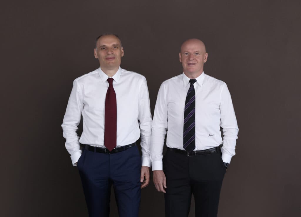 Vânzarea a fost finalizată. Frații Pavăl, fondatorii Dedeman, preiau operațiunile Carrefour din România