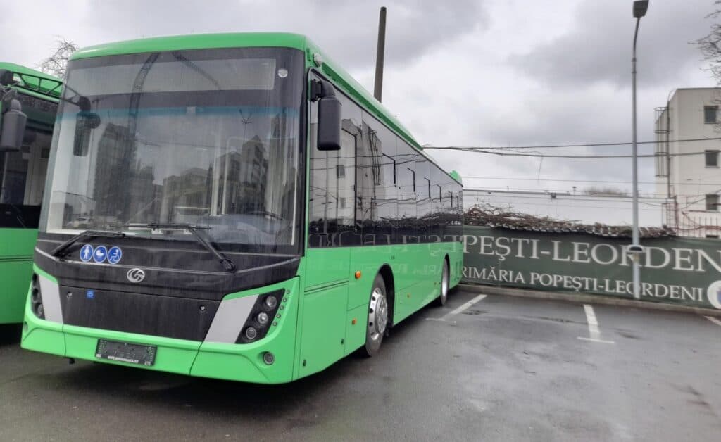 BMC Truck&Bus Ciorogârla a câştigat două licitaţii pentru livrarea a 128 de autobuze electrice în Braşov şi Brăila