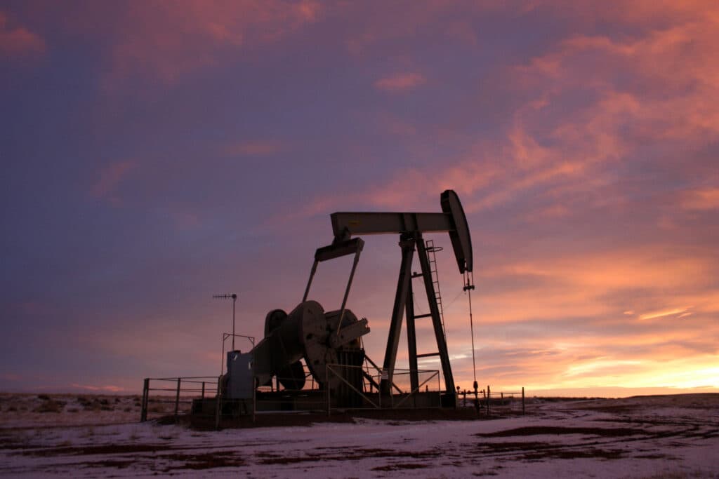 OPEC+ crește iar producția de petrol, pe fondul relansării exporturilor din Strâmtoarea Ormuz