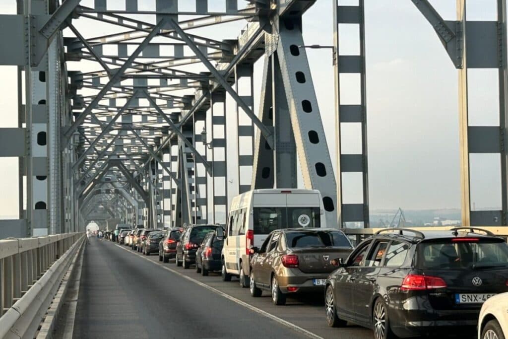 Sistemul electronic de plată pentru traversarea podului Giurgiu-Ruse a fost recepționat / Ar urma să fie pus în funcțiune oficial pe 15 iunie