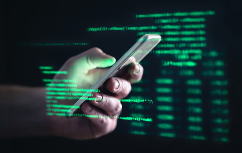 Alertă de fraudă cu SMS-uri care te anunță că ai încălcat reguli de circulație
