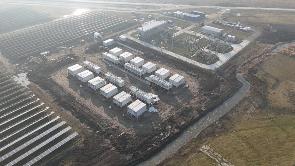 Bateriile „la conducerea” tranziției energetice: România și Bulgaria sunt piețele „hot” din Balcani