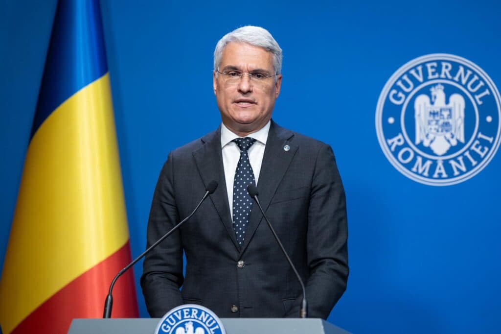 Ministrul interimar al Muncii Dragoş Pîslaru, despre legea salarizării: „Niciun venit aflat în plată în sectorul public nu va scădea ca urmare a acestei legi. Niciun angajat din sectorul public nu va pleca acasă cu mai puțini bani din cauza acestei reforme”