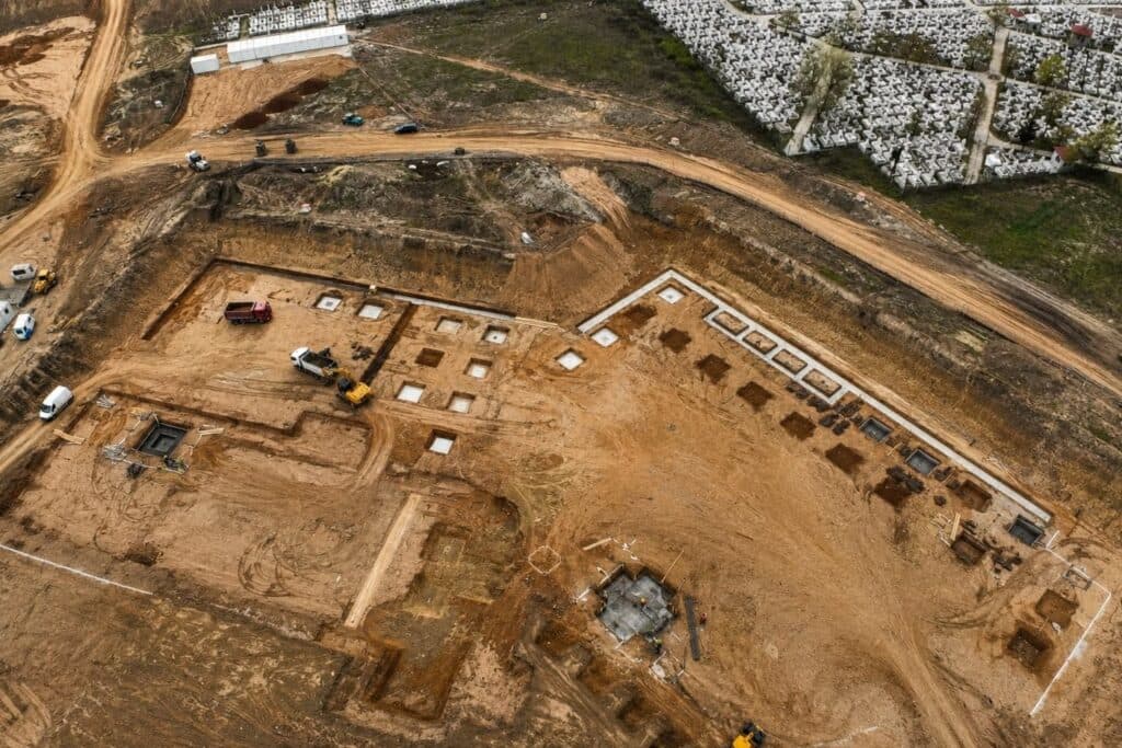 FOTO | La Pitești se construiește primul stadion din România care va funcționa exclusiv cu energie regenerabilă în timpul meciurilor