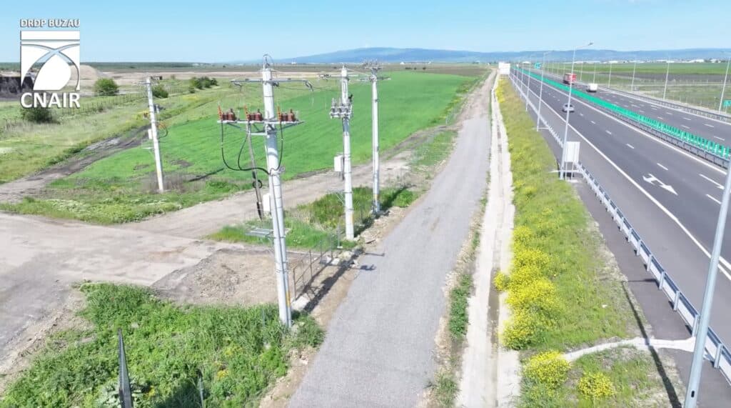 VIDEO | Șoferii sunt avertizați să nu mai circule pe drumurile tehnologice ale Autostrăzii Moldovei A7