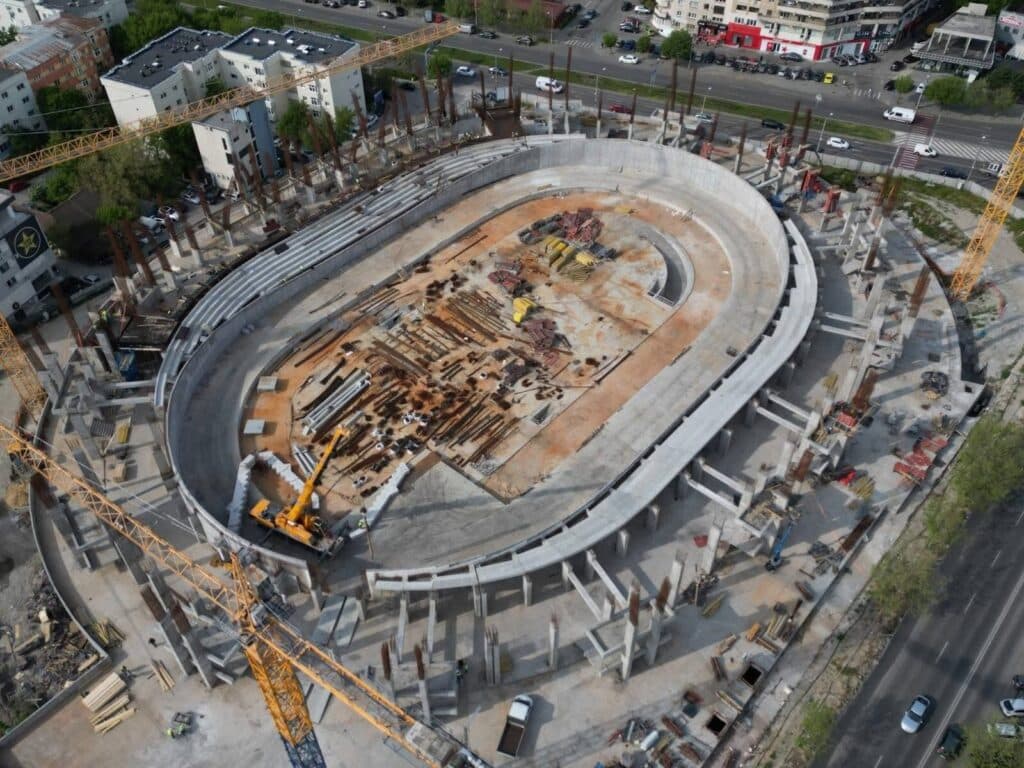 FOTO | Cum arată al patrulea mare obiectiv sportiv al Craiovei: lucrările la complexul care va găzdui primul velodrom interior din România avansează. Fundația, subsolul și parterul au fost finalizate