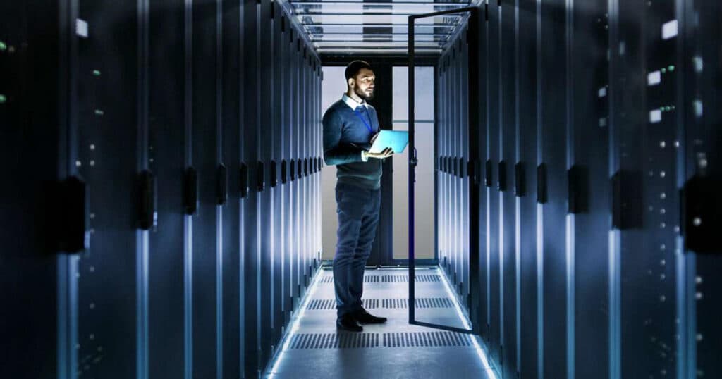 Schneider Electric România participă la dezvoltarea unuia dintre cele mai avansate centre de date pentru AI din regiunea Caucaz, în proiectul Firebird AI din Armenia