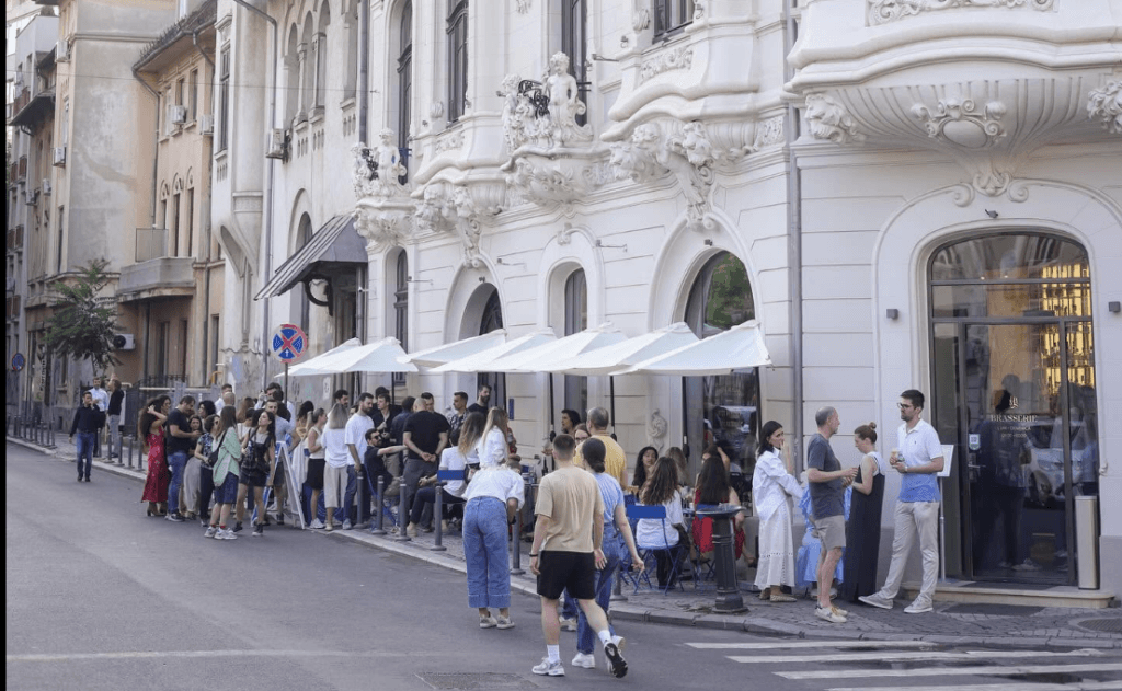 Afacerile din HoReCa, motor pentru cultură? Muzeele ar putea atrage mai mulți vizitatori prin cafenele și restaurante, spune cofondatorul La Mița Biciclista