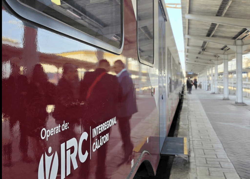 Interregional Călători introduce trenuri electrice noi din 1 iulie pe ruta București–Cluj. Drumul durează peste nouă ore