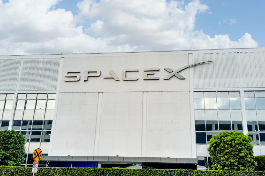 SpaceX a lui Elon Musk atrage 75 de miliarde de dolari în oferta publică inițială
