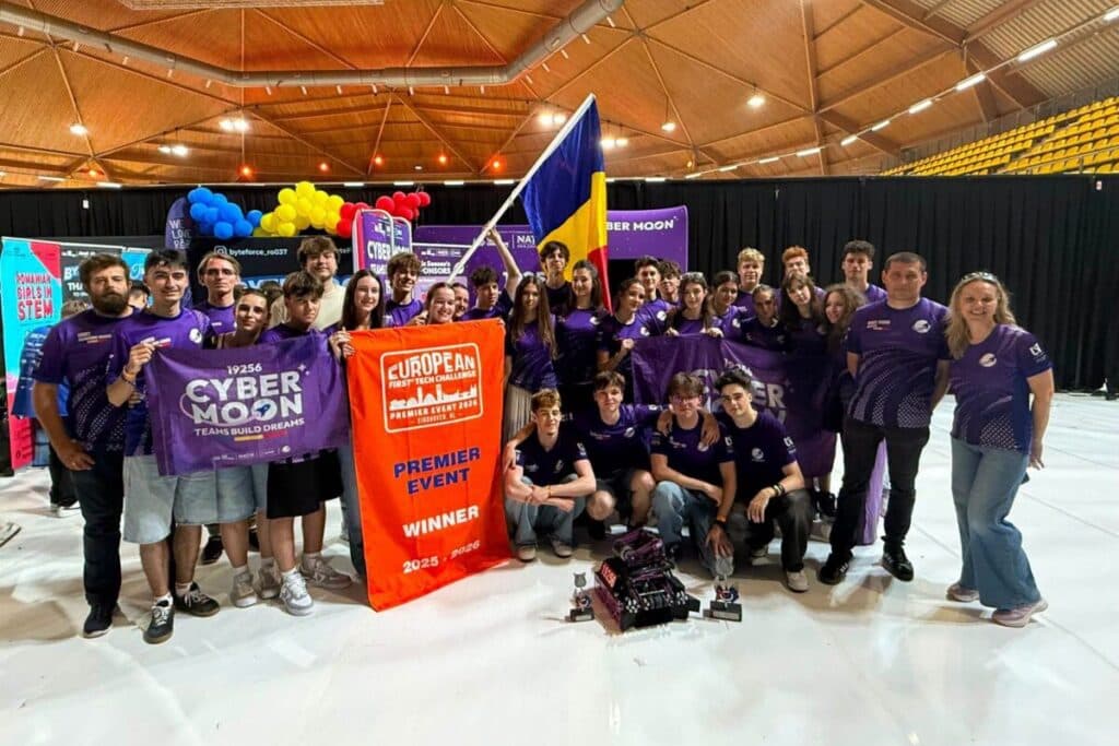 Echipele de liceeni din România au câștigat premii la o competiție internațională de robotică din Olanda
