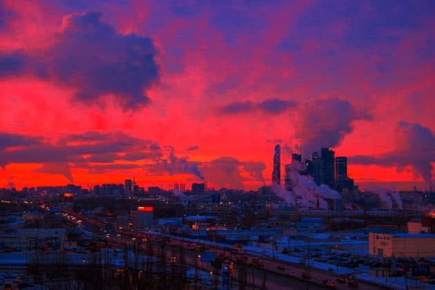 Criză Rusia – Şeful gigantului Rosneft recunoaşte că situaţia pe piaţa carburanţilor din Rusia este complicată