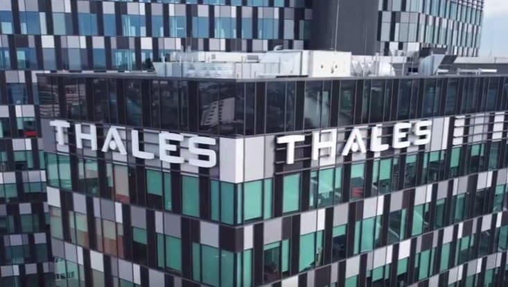 Thales România, care vrea să angajeze peste 1.000 de oameni la București, trece pe pierderi în 2025