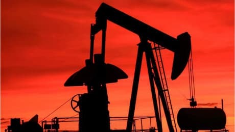 Preţul petrolului scade după ce Trump anunţă că discuțiile cu Iranul continuă