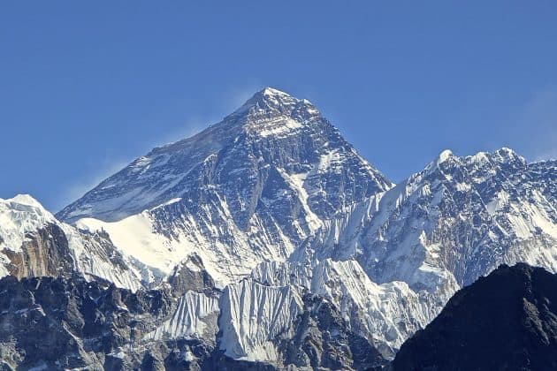 Nepalul a emis un număr record de autorizații pentru escaladarea Everestului