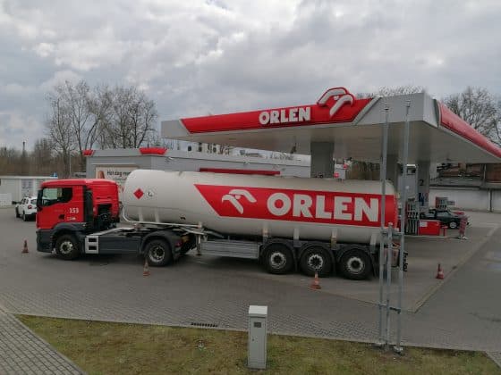 Polonia – Impozit de 60% pe profiturile excepţionale ale companiilor petroliere în urma războiului din Iran