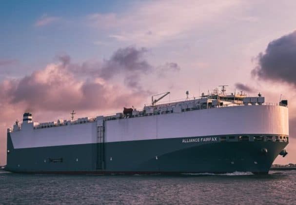 Gigantul Maersk anunţă că una dintre navele sale a părăsit Strâmtoarea Ormuz sub escortă americană