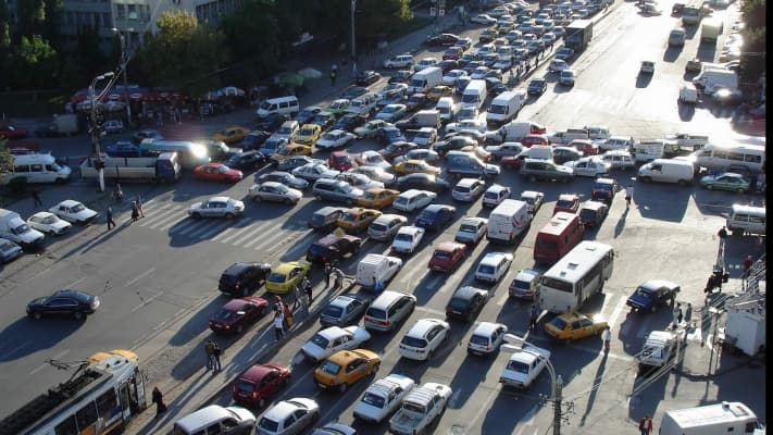 Anunţ important pentru şoferii care au maşini hibrid din Bucureşti. Ce trebuie să plătească – Decizia intră în vigoare azi, 1 mai 2026
