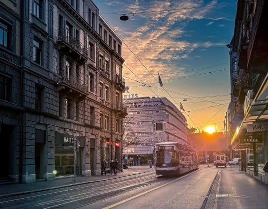 Referendum istoric în Elveţia pentru a limita populaţia la 10 milioane de locuitori. Ţara este divizată înainte de consultarea naţională din 14 iunie