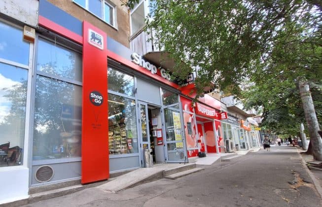 Omul de afaceri Radu Dimofte, care deține 17% din francizorul KFC în România, își delistează imperiul de spații comerciale de la BVB