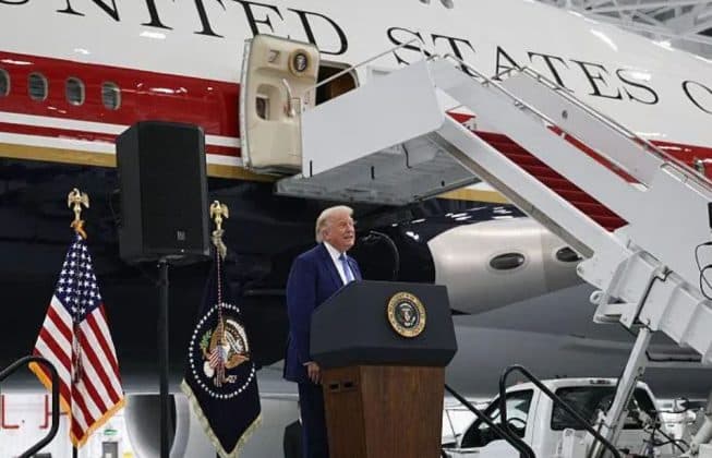 Noul „Air Force One”. Qatar i-a făcut lui Trump cadou un Boeing 747 de lux