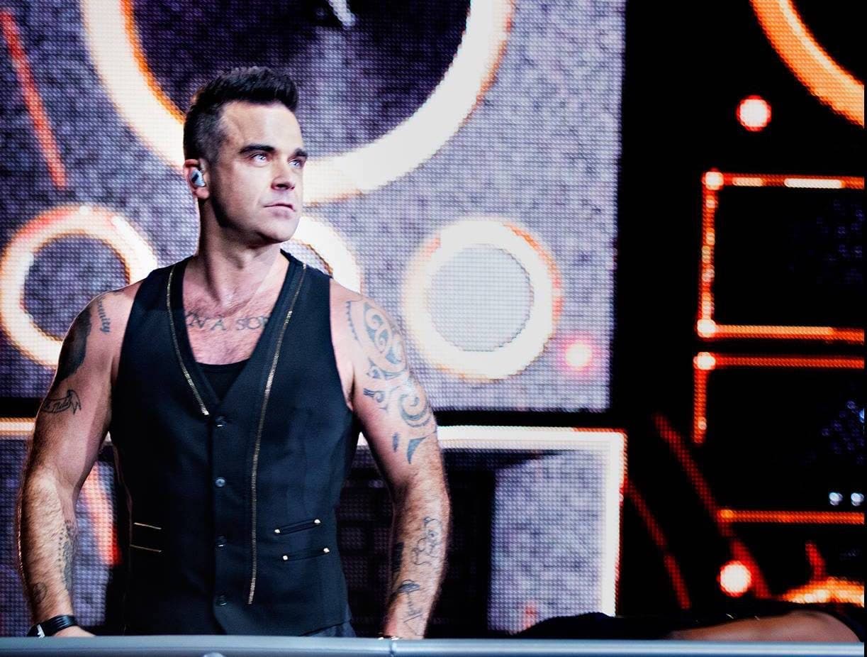 Robbie Williams intră în lumea fotbalului. Va sponsoriza un club de fotbal englez