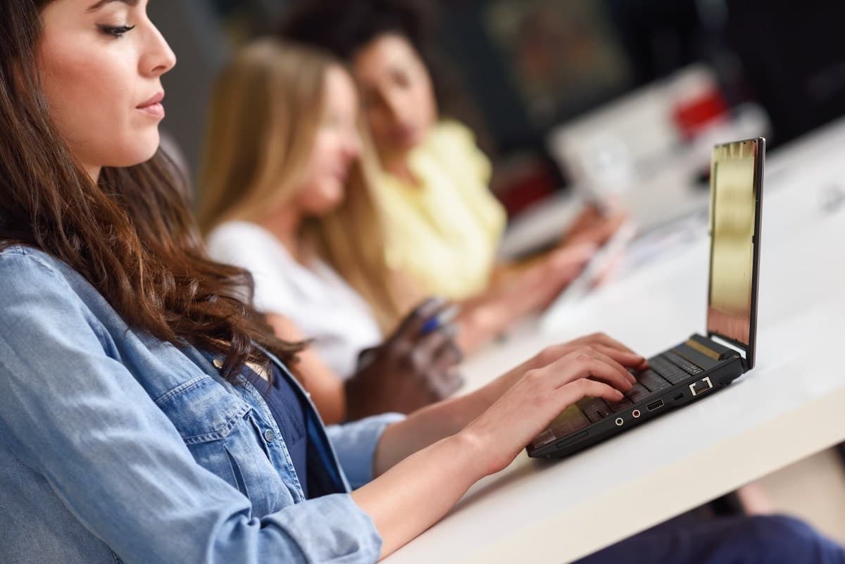 Două clase pilot unice în România, din toamnă, la Colegiul Tehnic „Unirea” Pașcani / Clase de economie digitală și mecatronică, axată pe tehnologii digitale și internetul lucrurilor