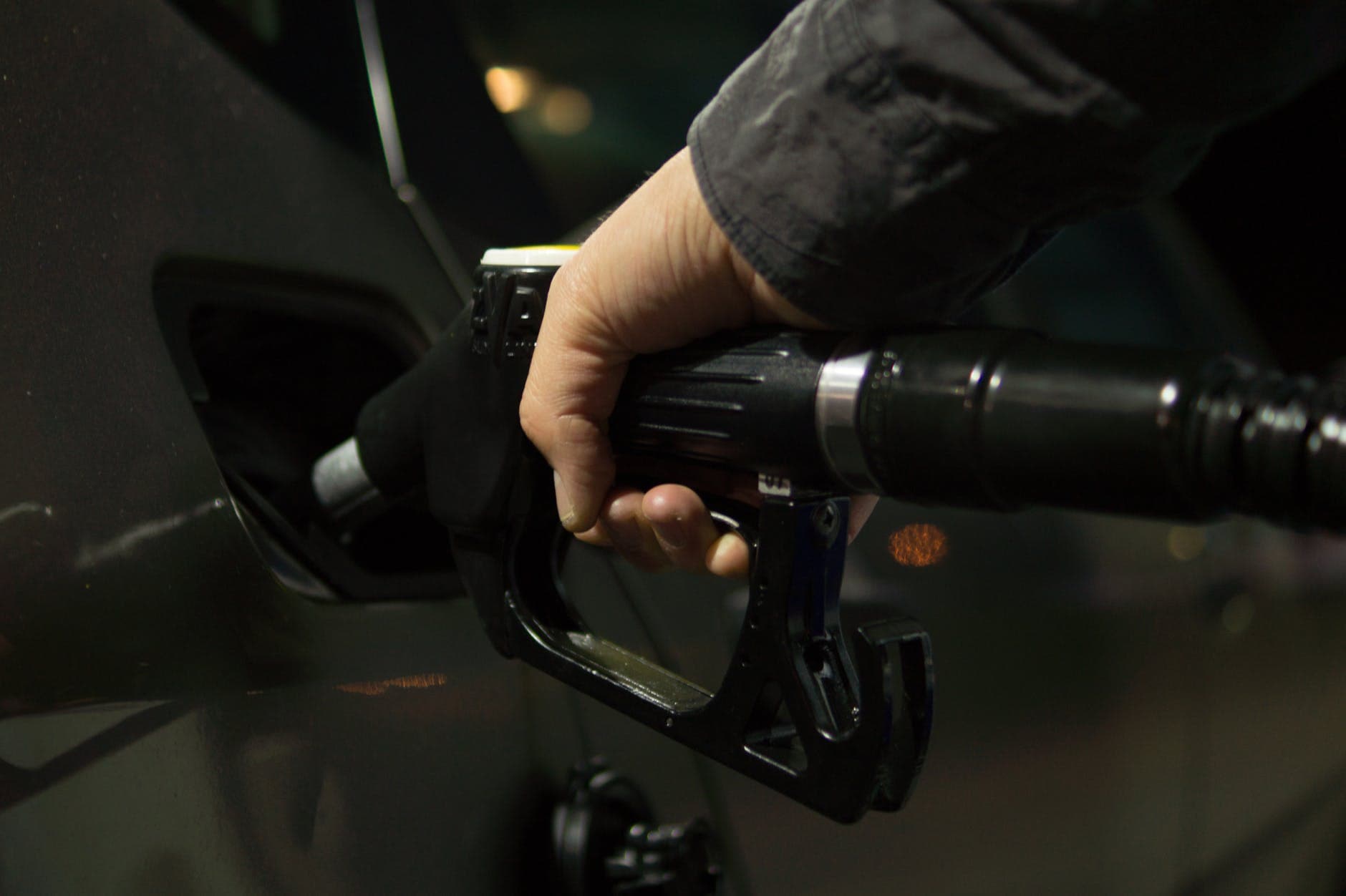 Un brăilean, condamnat la închisoare cu executare după ce a alimentat mașina cu motorină, fără să plătească / Fapta a făcut-o în timp ce era eliberat condiționat