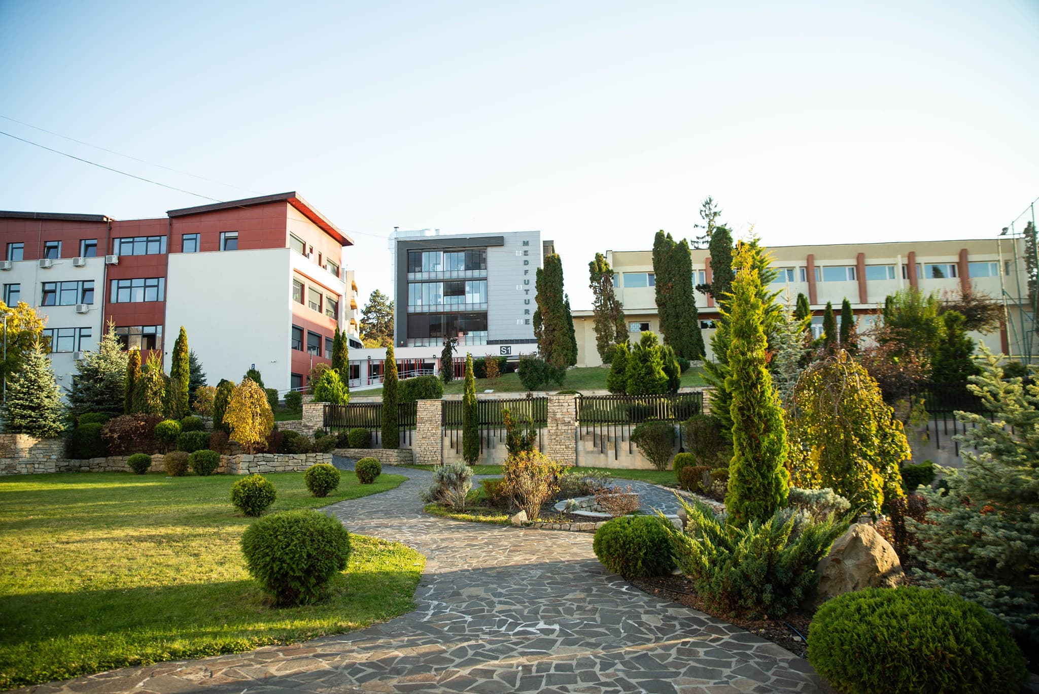 UMF Cluj arată că a depășit Universitatea Babeș-Bolyai în clasamentul SCImago 2026: Locul 2 între universitățile din România