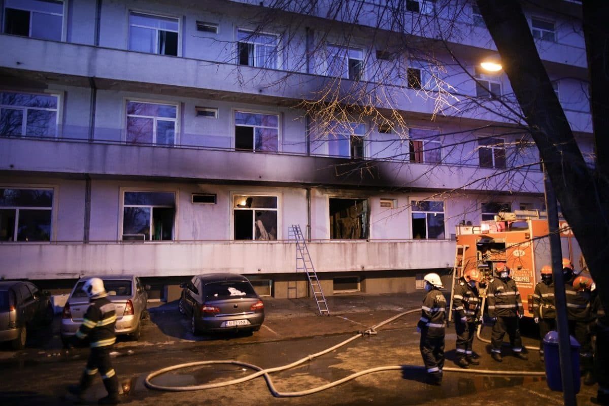 Șefa Biroului Achiziții Publice din cadrul Institutului Național de Boli Infecțioase „Prof. Dr. Matei Balș”, trimisă în judecată în dosarul incendiului din 2021, soldat cu 9 decese / Acuzațiile aduse de procurori: abuz în serviciu și distrugere din culpă care a avut ca urmare un dezastru