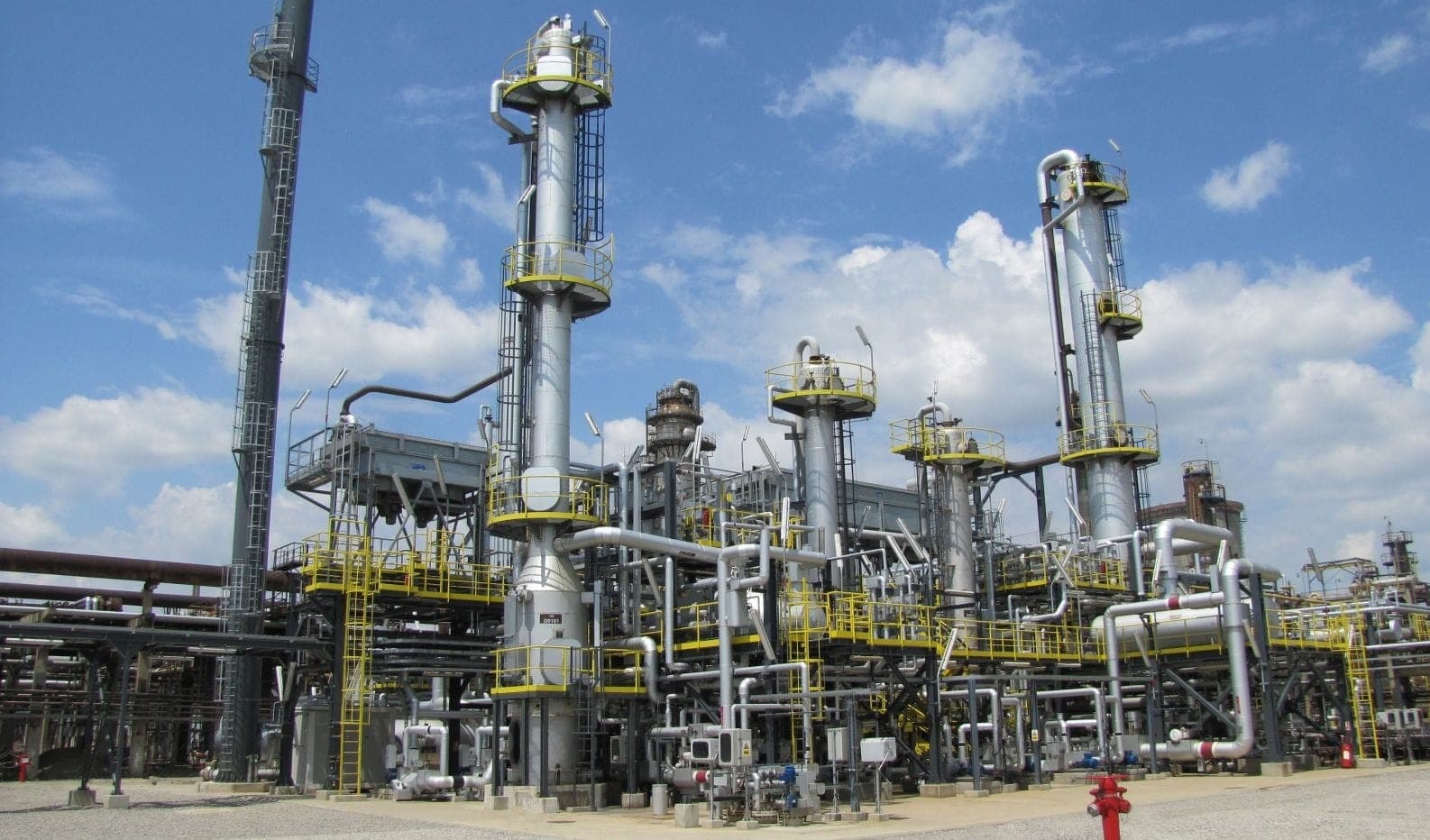 Efectul Ormuz | Importurile de petrol ale României au fost în primul trimestru din 2026 cu o treime mai mici decât în aceeași lună a anului trecut