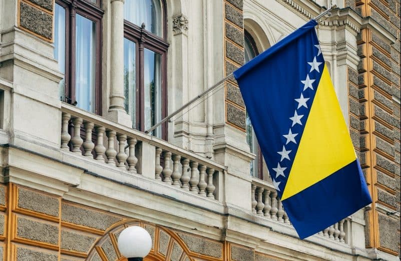 Noi tensiuni între SUA și Europa: Washingtonul amenință că își va „reconsidera” implicarea în Bosnia și Herțegovina