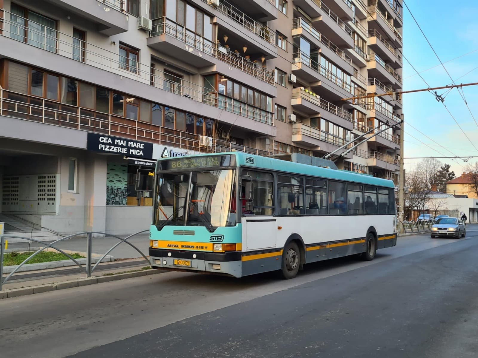 Lucrări de reabilitare pe Bd. Dinicu Golescu din București / 8 linii STB vor fi deviate de luni / Lista noilor trasee